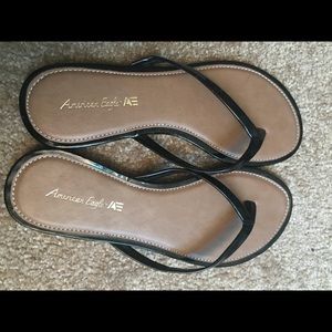 American Eagle flip flops